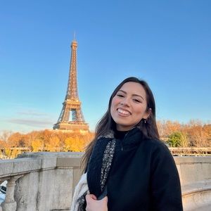 Meet your Posher, Claudia